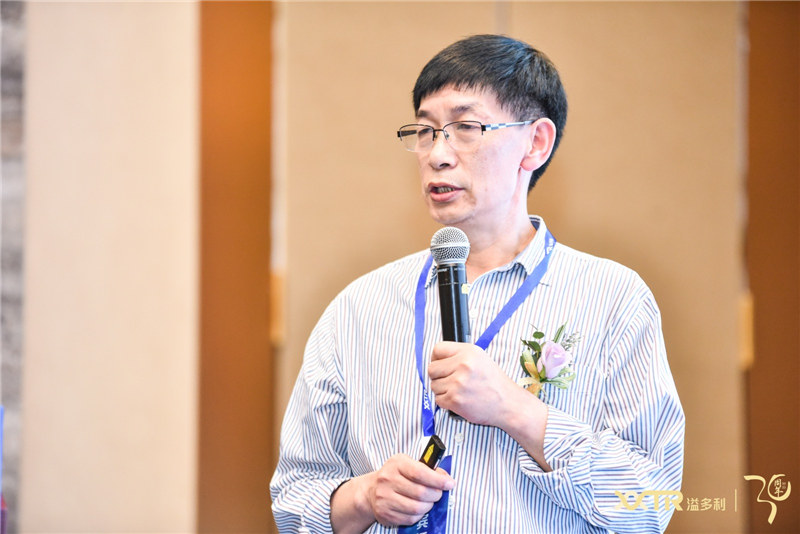 1617253928558249.jpg 4戴紅旗.jpg